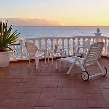 Apartment 1st Line Sea View & Rooftop - Arena *