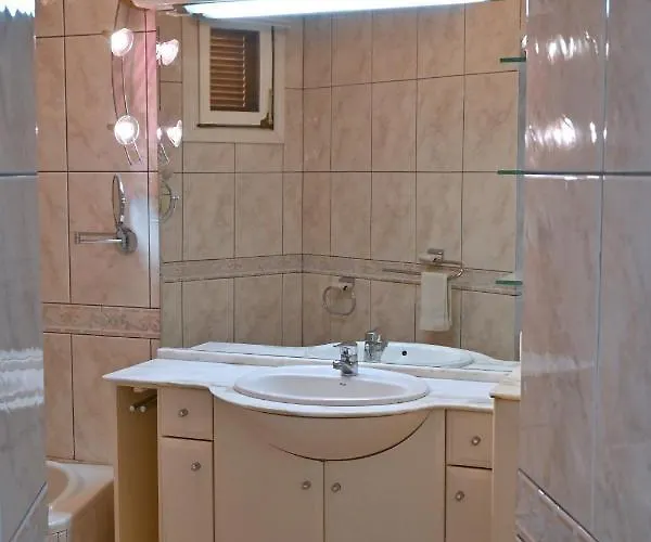 1st Line Sea View & Rooftop - Arena Appartement